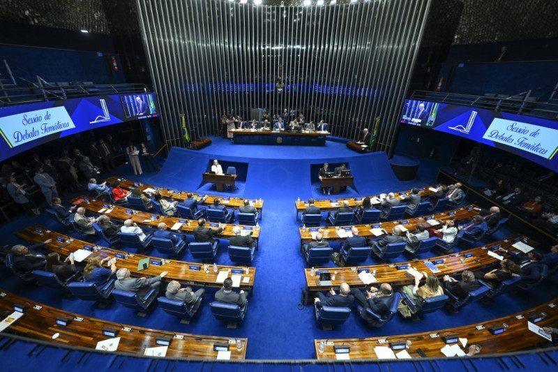 Confederação defende debate técnico sobre efeitos para emprego, produtividade e competitividade.