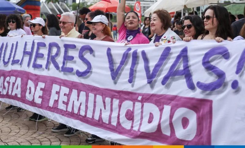 Com o entendimento da Corte, mulheres vítimas de violência poderão ser protegidas pela Lei Maria da Penha também em contexto comunitário, profissional, institucional, social ou político. 