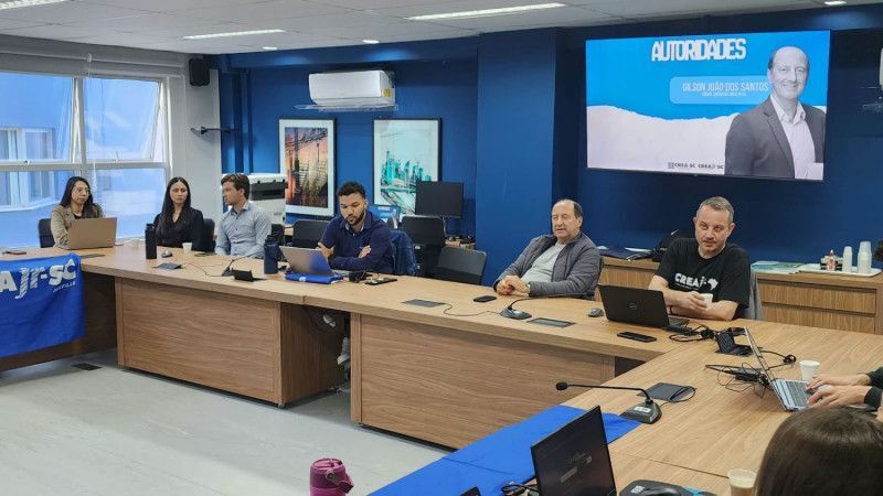Reunião da Comissão Acadêmica Estadual promove alinhamento de ações e troca de experiências entre as regionais.