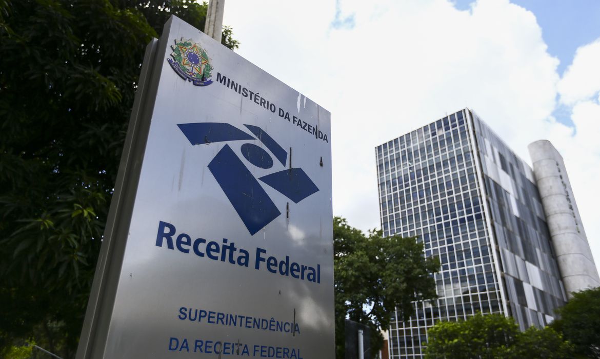 Receita arrecada R$ 3,1 bilhões com IR sobre dividendos