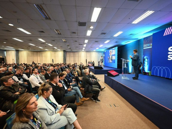 A abertura do evento em audit&oacute;rio do Centrosul, em Florian&oacute;polis, contou com a presen&ccedil;a de in&uacute;meras lideran&ccedil;as e de ve&iacute;culos de imprensa