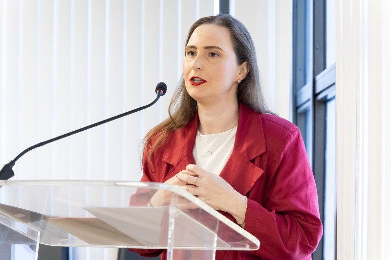 Especialista Thays Tumelero destaca que a conformidade legal transmite confiança e facilita o crescimento de startups