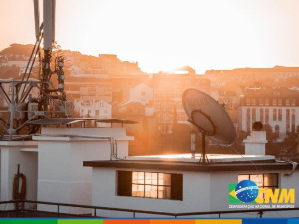 O Minist&eacute;rio das Comunica&ccedil;&otilde;es abriu, nesta semana, tomada de subs&iacute;dios para receber contribui&ccedil;&otilde;es sobre a formula&ccedil;&atilde;o e a implementa&ccedil;&atilde;o das a&ccedil;&otilde;es do Plano Nacional de Inclus&atilde;o Digital.
