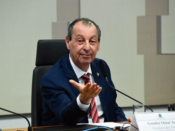 PEC do fim da escala 6x1 j&aacute; conta com relat&oacute;rio favor&aacute;vel na CCJ. Relator da mat&eacute;ria, o senador Omar Aziz apresentou seu voto favor&aacute;vel na quinta-feira

