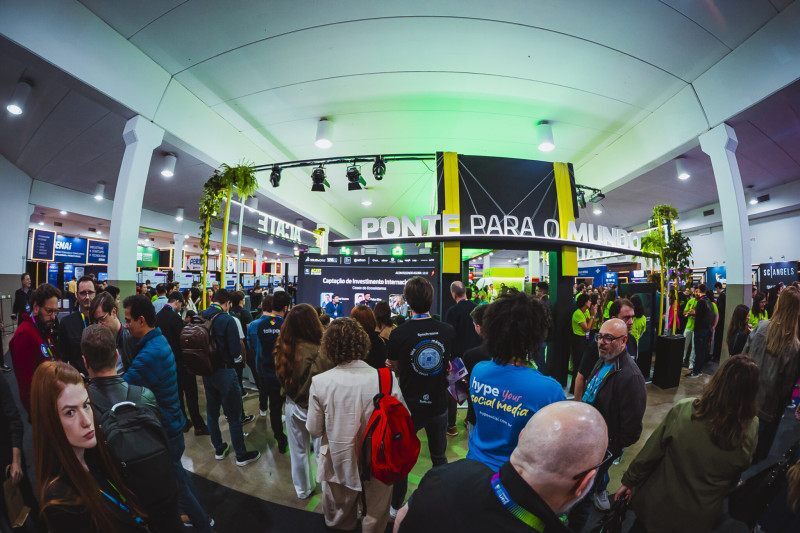 ACATE apresenta dados inéditos do setor de tecnologia catarinense durante Startup Summit.