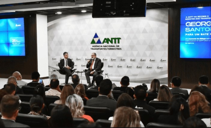 O encontro foi marcado pelo reconhecimento ao trabalho da Agência e pela apresentação das próximas frentes da política de infraestrutura do país.