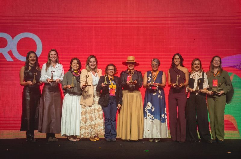 Vencedoras da 9&ordf; edi&ccedil;&atilde;o do Pr&ecirc;mio Mulheres do Agro durante cerim&ocirc;nia de premia&ccedil;&atilde;o