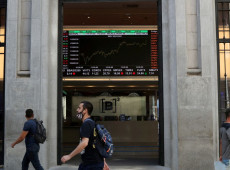 Bolsa sobe 1,3% e atinge maior n&iacute;vel em quase quatro meses