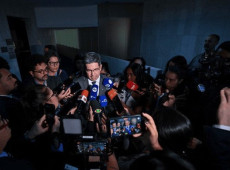 Randolfe reiterou, durante entrevista coletiva, que tentar&aacute; tentar convencer o presidente do Senado, Davi Alcolumbre, a convocar uma sess&atilde;o espec&iacute;fica para a vota&ccedil;&atilde;o do tema.