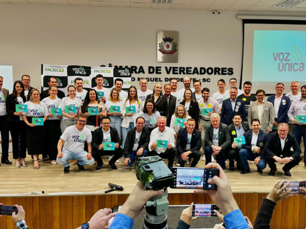 O circuito teve in&iacute;cio em 19 de agosto, em Mafra, e passou por dez regi&otilde;es catarinenses, promovendo encontros entre lideran&ccedil;as empresariais, Associa&ccedil;&otilde;es Empresariais e candidatos.
