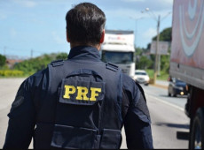 O combate ao crime tamb&eacute;m n&atilde;o parou durante o feriad&atilde;o: 231 kg de coca&iacute;na foram apreendidos em uma a&ccedil;&atilde;o conjunta com Pol&iacute;cia Federal e PM/SC no domingo, em Itaja&iacute;.