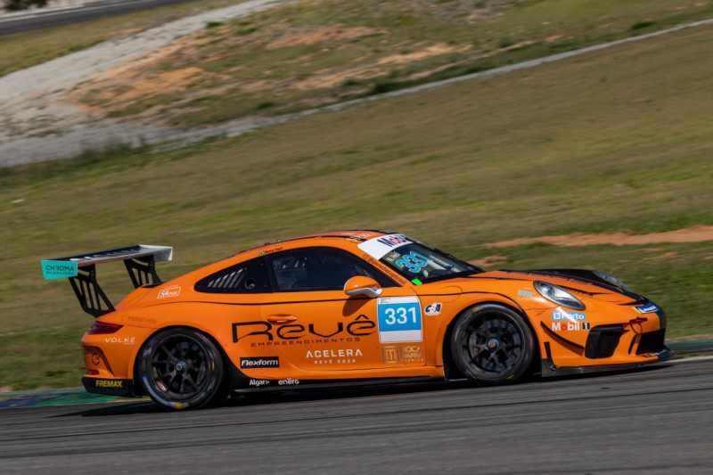 Neto Heil vence em Interlagos e volta &agrave; disputa pelo t&iacute;tulo