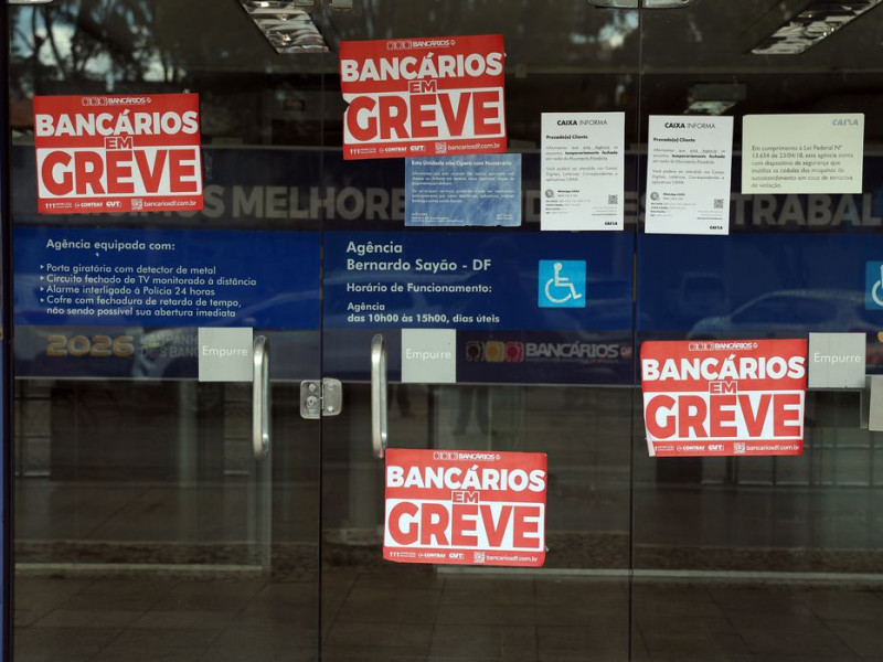 Banc&aacute;rios rejeitam proposta da Caixa e mant&ecirc;m greve nacional