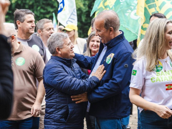 O encontro contou com prefeitos de diferentes partidos, inclusive de siglas que n&atilde;o integram a alian&ccedil;a de Jorginho.