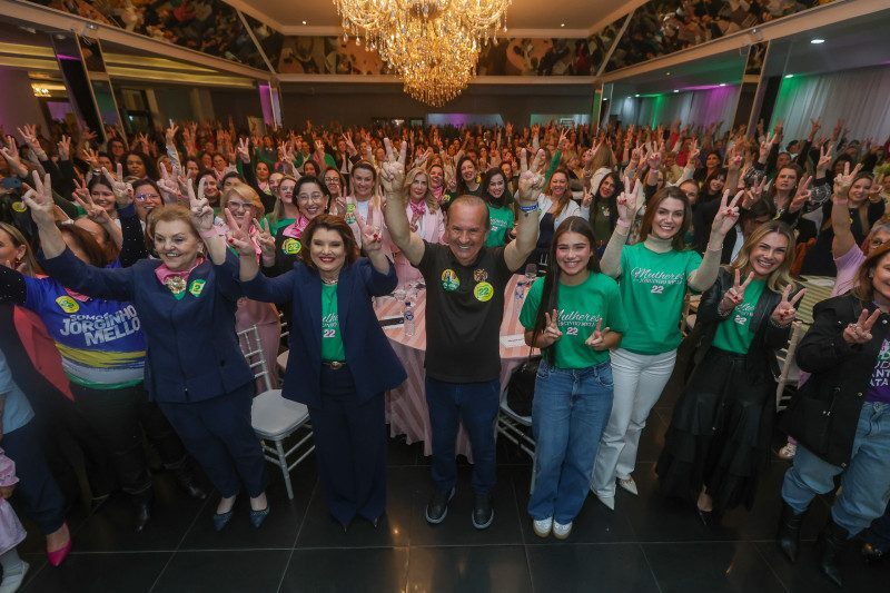 O encontro teve forte presença de lideranças e apoiadoras da campanha.