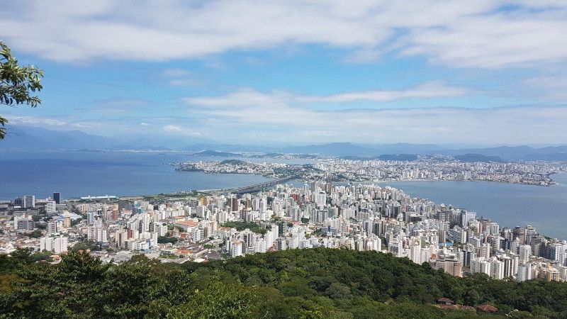 O presidente da Fecomércio-SC, Hélio Dagnoni, reforça que o encontro foi pensado para reunir diferentes segmentos em torno de um objetivo comum.