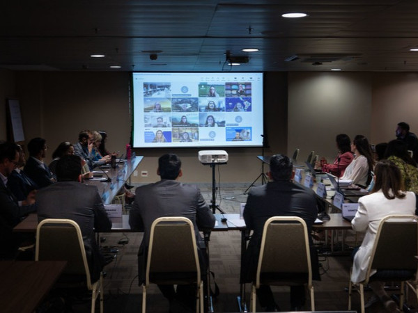 O encontro foi na sede da CNI, em Bras&iacute;lia, e reuniu representantes da ind&uacute;stria de alimentos e bebidas e integrou a agenda de debates t&eacute;cnicos sobre as regras do setor.