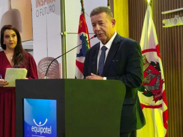 Alexandre Sampaio ressaltou a import&acirc;ncia do di&aacute;logo entre os segmentos de hotelaria, alimenta&ccedil;&atilde;o e turismo para superar desafios do atual cen&aacute;rio no Pa&iacute;s.