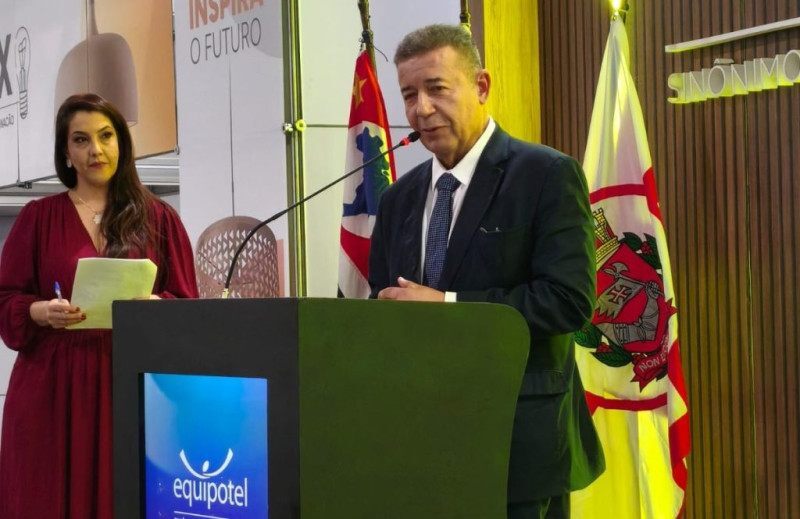 Alexandre Sampaio ressaltou a import&acirc;ncia do di&aacute;logo entre os segmentos de hotelaria, alimenta&ccedil;&atilde;o e turismo para superar desafios do atual cen&aacute;rio no Pa&iacute;s.