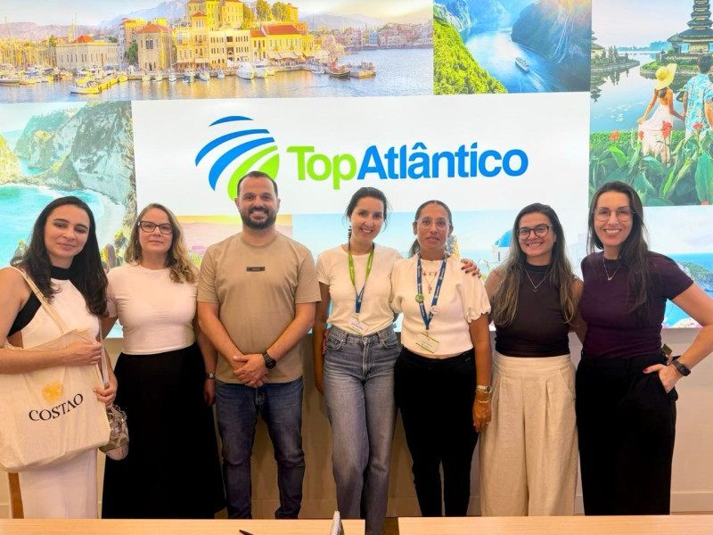 O subsecretário de Turismo, Renê Menezes, o presidente da Embratur, Bruno Reis e a gerente executiva do Destino Floripa & Região, Elaine M. Neves durante ação da entidade em Portugal.
