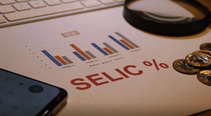 O mercado financeiro reduziu de 13,75% para 13,50% a expectativa para a taxa básica de juros Selic ao fim de 2026. 