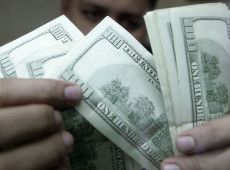 D&oacute;lar aproxima-se de R$ 5,17, com not&iacute;cias do exterior e elei&ccedil;&otilde;es