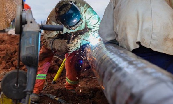 Dados da EPE e da ANP mostram mudanças na comercialização e no transporte, enquanto regulamentação do Gas Release avança para ampliar a concorrência.