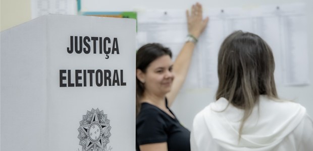 Todos os candidatos e candidatas constarão nas mais de 17,5 mil urnas eletrônicas de Santa Catarina. 