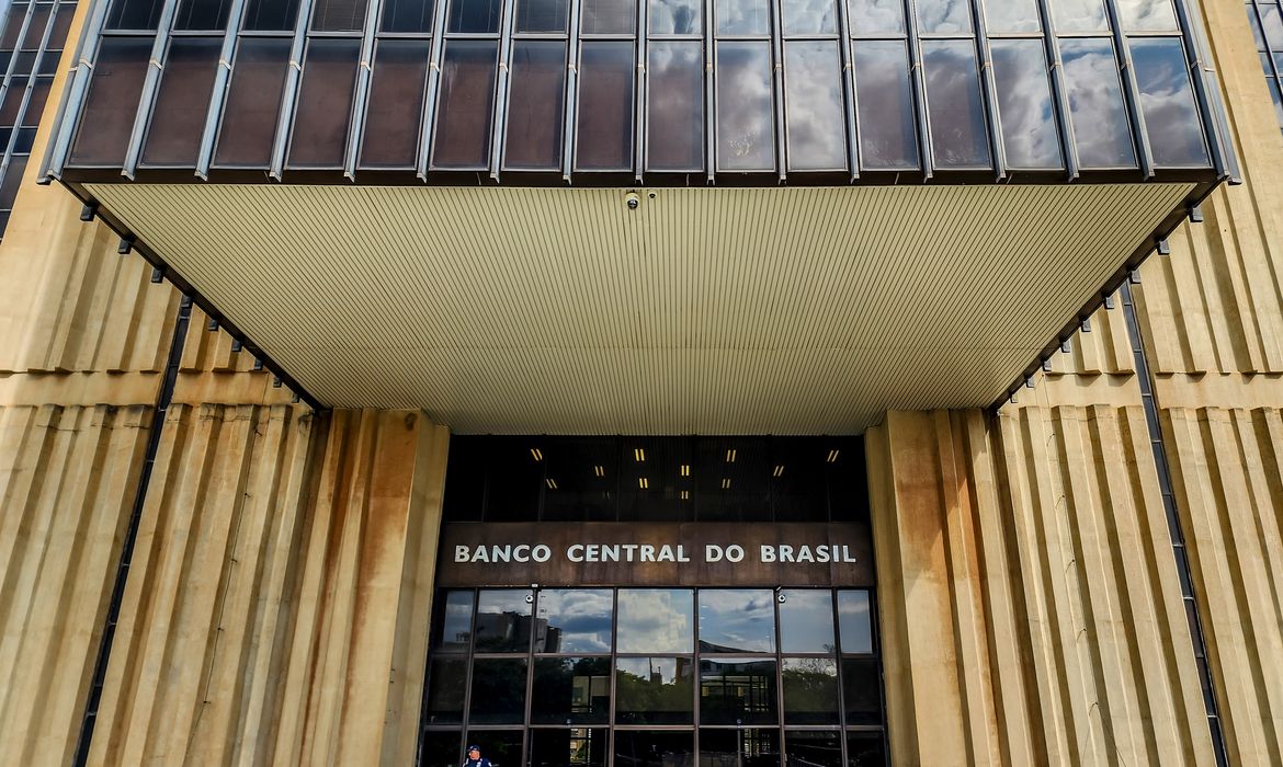 BC reduz projeção de crescimento da economia para 1,8% 