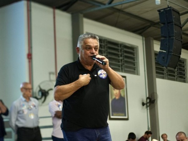 O candidato participou de encontro com mais de 400 apoiadores em Sider&oacute;polis na noite de quinta-feira.