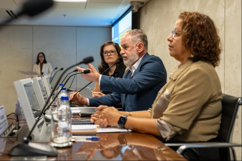 A implementação do Código Florestal superou a barreira do cumprimento legal e passa a ser considerada um ativo estratégico para a inserção do Brasil nos mercados globais e na agenda do clima internacional.