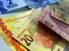 Juros para fam&iacute;lias sobem em agosto e inadimpl&ecirc;ncia chega a 6%