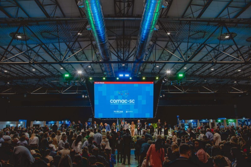 COMAC-SC 2026 reúne municípios catarinenses em três dias de debates em Balneário Camboriú.