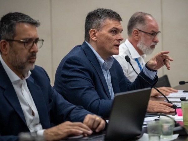 A Confedera&ccedil;&atilde;o tamb&eacute;m participa ativamente dos grupos de trabalho dedicados aos aspectos para a implementa&ccedil;&atilde;o do SBCE.  