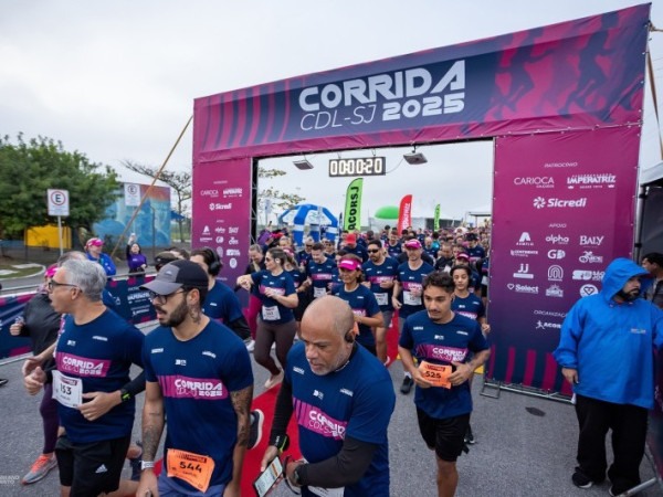 Corrida Outubro Rosa mobiliza S&atilde;o Jos&eacute; em torno da preven&ccedil;&atilde;o ao c&acirc;ncer de mama.