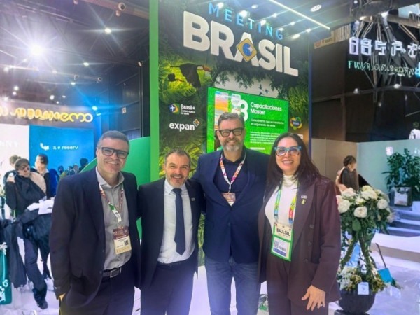 Robinsom Soares, Jair Pasquim Diretor de Nego?cios do Meeting Brqasil, Fa?bio Fiedler e Patricia Schaebler Executiva do Meeting Brasil.