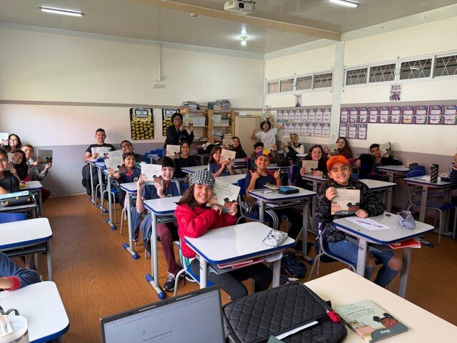 Ações utilizaram a coleção Financinhas para abordar o tema de forma lúdica nas escolas.