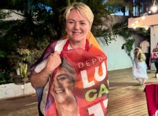 A deputada reafirmou seu posicionamento para o segundo turno da elei&ccedil;&atilde;o presidencial, com apoio e mobiliza&ccedil;&atilde;o para a reelei&ccedil;&atilde;o do presidente Lula, buscando ampliar a vota&ccedil;&atilde;o do petista em Santa Catarina.