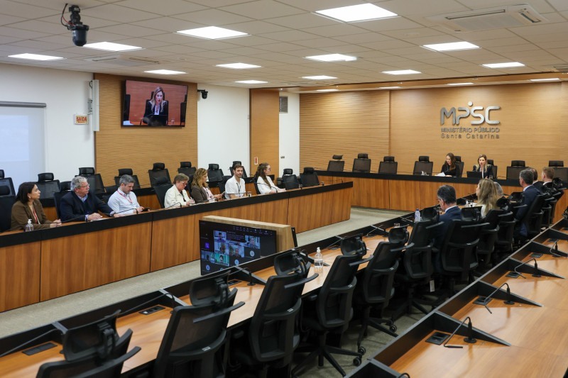 GEDCLIMA discute fortalecimento das Defesas Civis municipais em SC.
