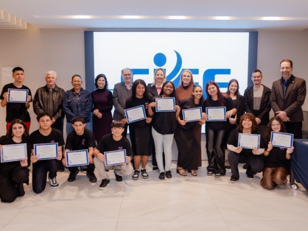 Iniciativa beneficiar&aacute; 200 jovens em 10 munic&iacute;pios de Santa CatarIna.