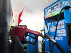Tributos da gasolina s&atilde;o zerados e subs&iacute;dios a combust&iacute;veis, ampliados