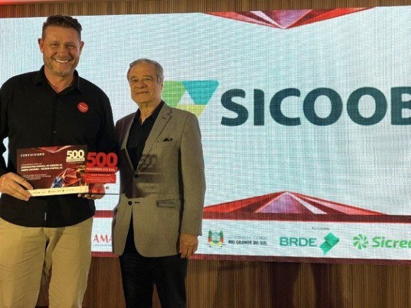  Diretor de Neg&oacute;cios do Sicoob Central SC/RS, Rodinei Munaretto, e Jorge Polydoro, presidente do Grupo Amanh&atilde;.