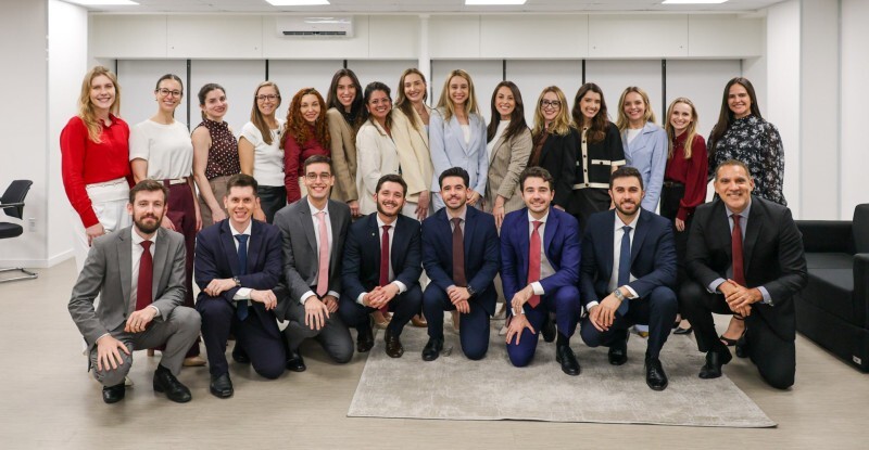 Aprovados no 45&ordm; Concurso de Ingresso na Carreira do MPSC, novos integrantes conclu&iacute;ram curso de forma&ccedil;&atilde;o e come&ccedil;am a atuar nas comarcas a partir desta ter&ccedil;a-feira.