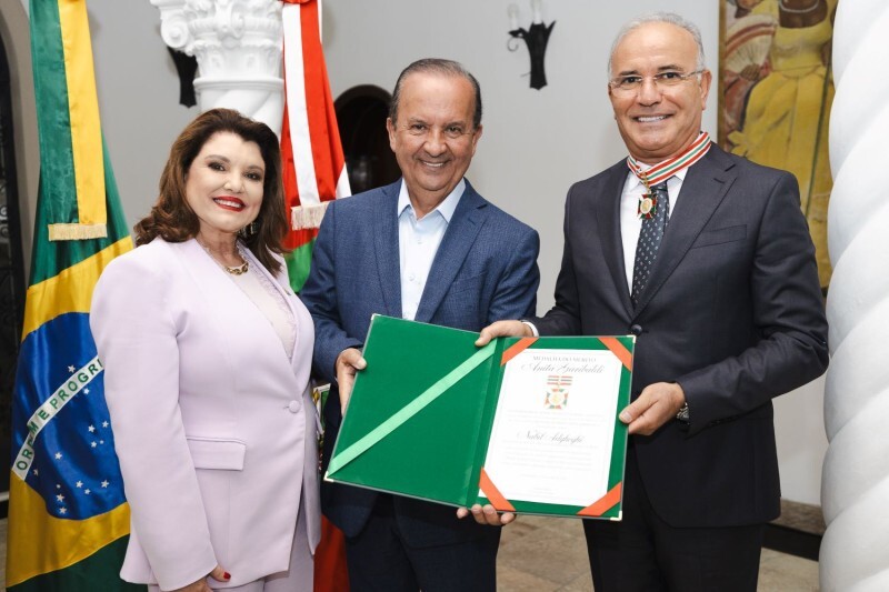 O encontro também serviu para a entrega da Medalha Anita Garibaldi ao embaixador do Marrocos, Nabil Adghoghi.