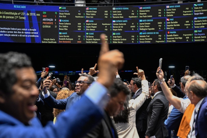 Senado aprovou a PEC 221/2019 nesta quarta-feira, a 11 dias do segundo turno da eleição presidencial.