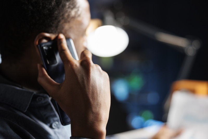 Entre as mudanças estão a autenticação de chamadas, a identificação de empresas na tela do celular e o bloqueio de contatos irregulares.