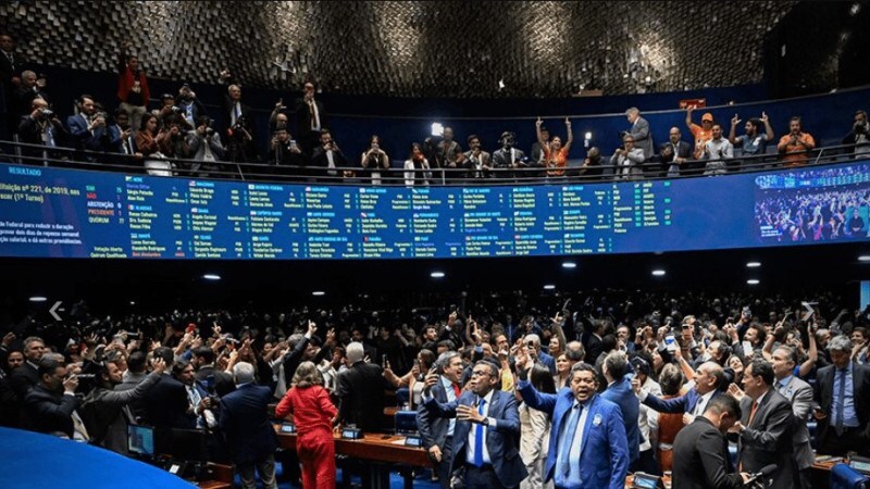 Além do autor, deputado Reginaldo Lopes, também estava presente na sessão a deputada Erika Hilton (PSOL-SP), autora de outra proposta com a mesma finalidade.