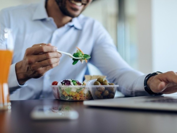 Planejar as alimenta&ccedil;&otilde;es no trabalho &eacute; importante para manter a qualidade das refei&ccedil;&otilde;es.

