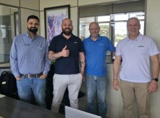 Participaram do encontro o vice-presidente da Coocam, Riscala Miguel Fadel Junior, e pela Syngenta, Erivelton Zanon, RTV da empresa na regi&atilde;o, al&eacute;m de Julio Alves e Marcio Sim&otilde;es do time de cr&eacute;dito e barter.