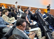 p&uacute;blico formado por representantes das associa&ccedil;&otilde;es